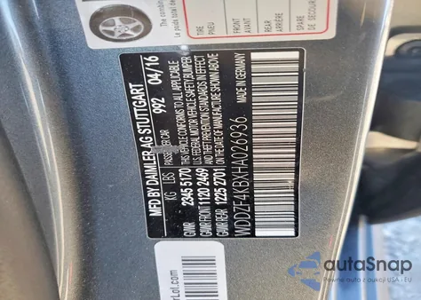 2017 Mercedes-Benz E 300 4Matic z USA, uszkodzony, nr VIN WDDZF4KBXHA026936